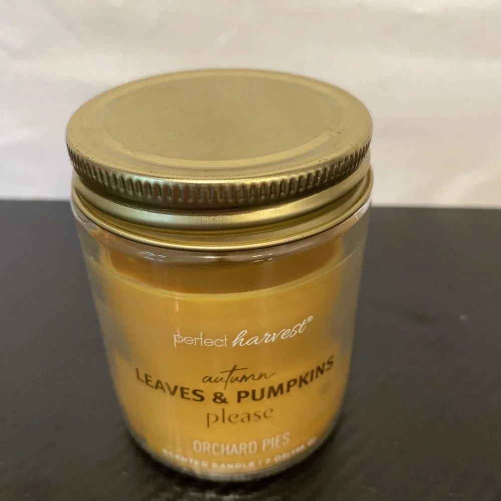 Perfect Harvest Autumn Leaves & Pumpkins Please Scented Candle 7‎ oz